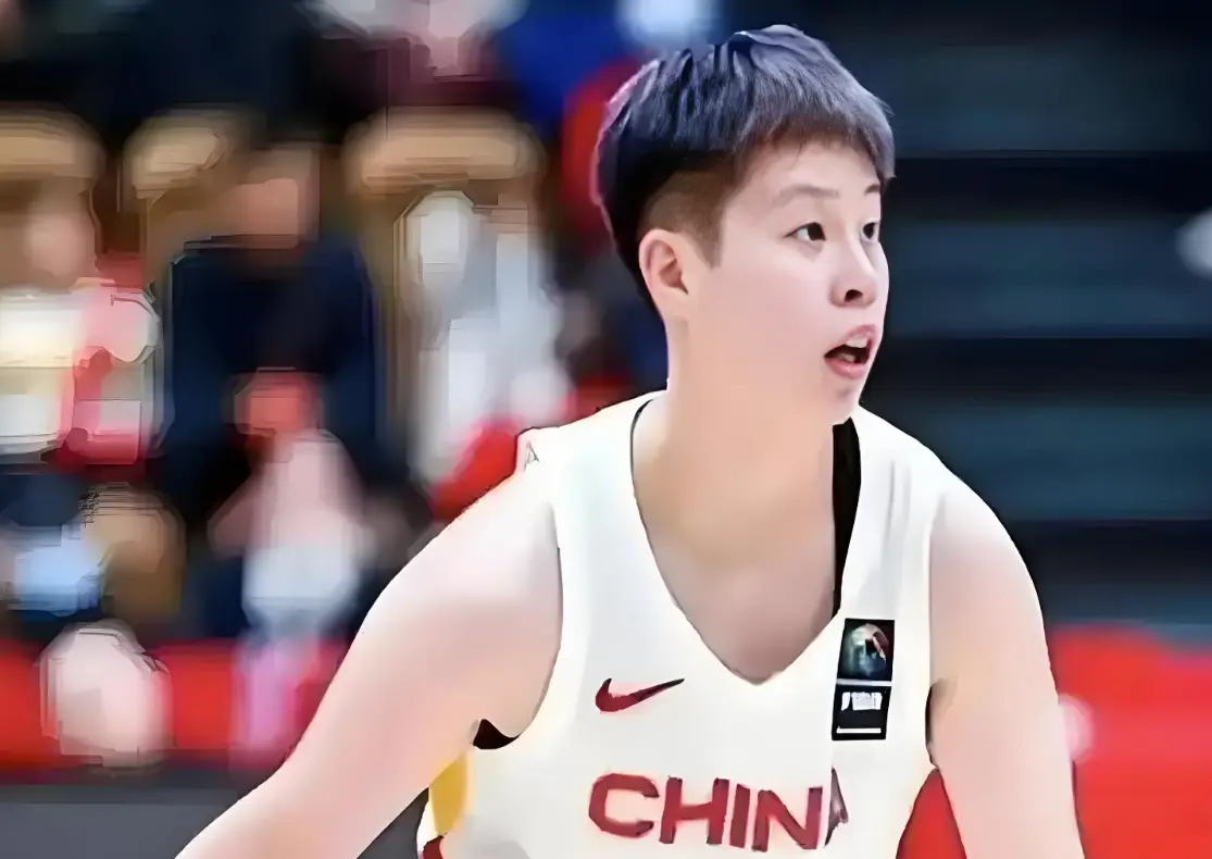 非要捧着白