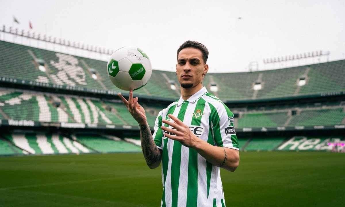 曼联为其支, 更荣膺赛季, 为防守硬度 曼联为其支, 更荣膺赛季, 为防守硬度